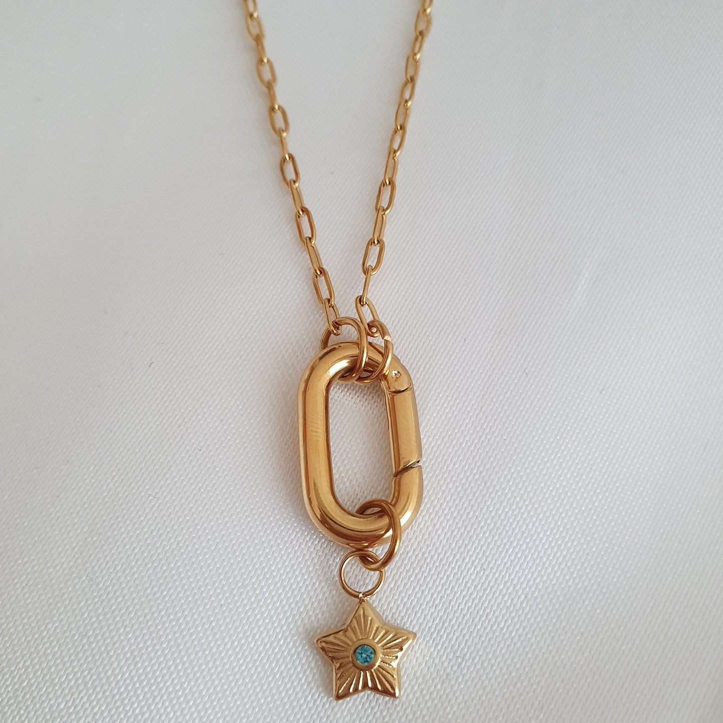 Charm Estrella con brillo azul