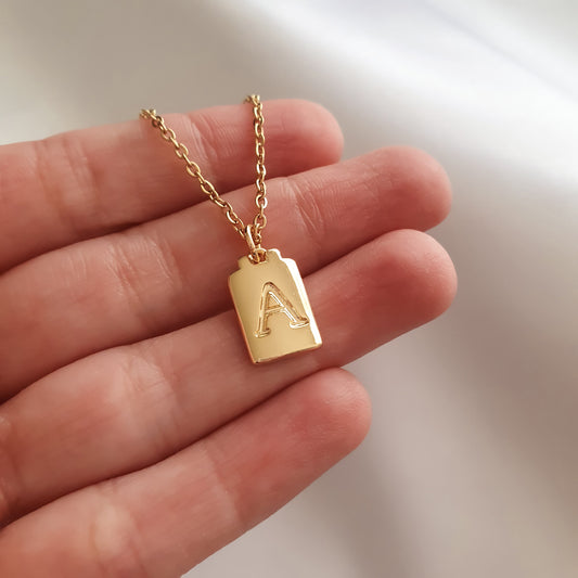 Collar Inicial (Liquidación, solo quedan la "O" y la "Q" disponibles)