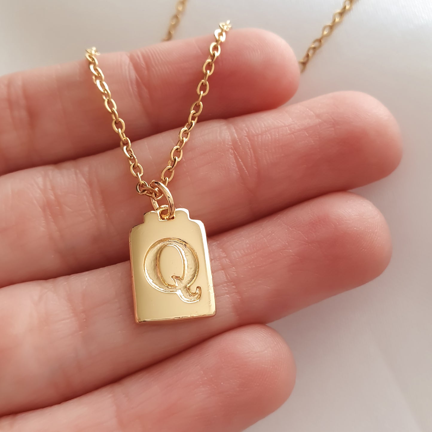Collar Inicial (Liquidación, solo quedan la "O" y la "Q" disponibles)