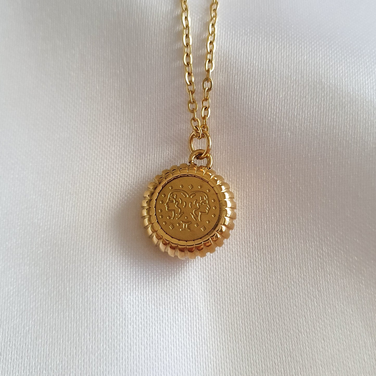 Collar Signo Zodiacal (Liquidación, solo quedan Acuario y Libra disponibles)