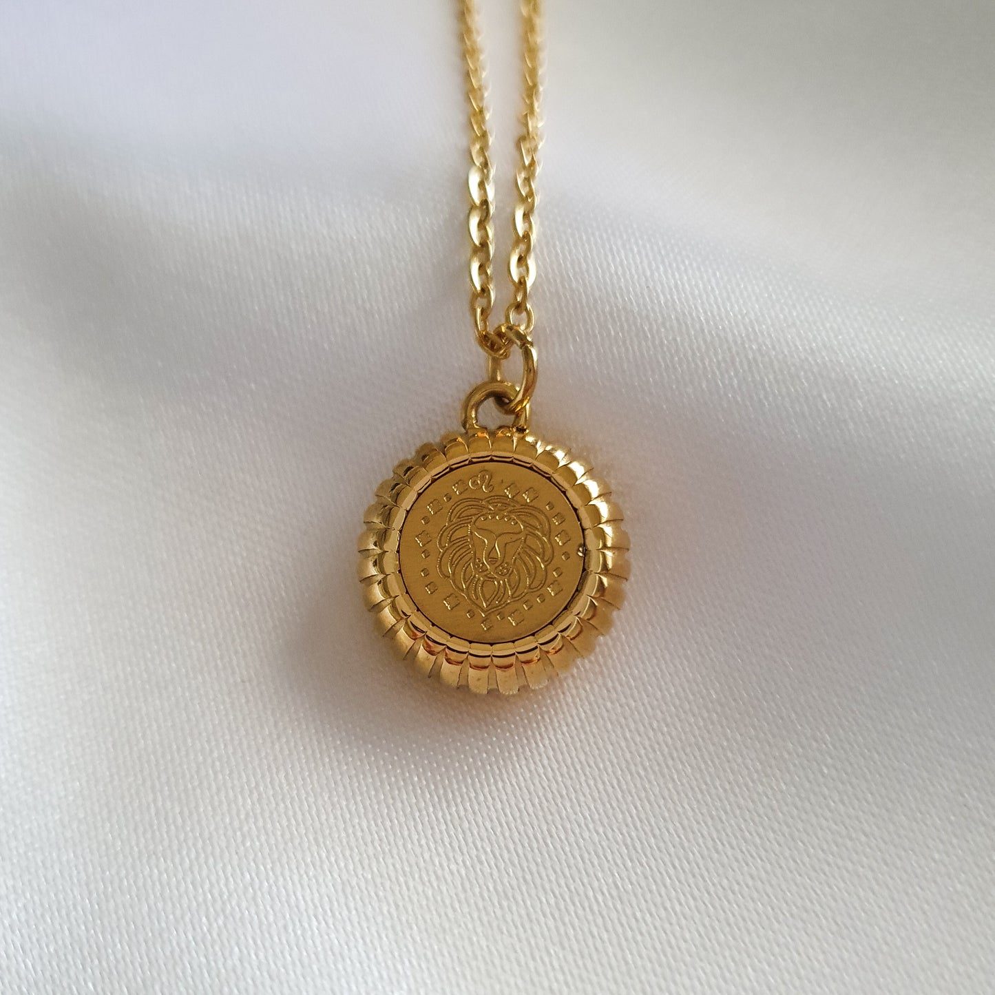 Collar Signo Zodiacal (Liquidación, solo quedan Acuario y Libra disponibles)