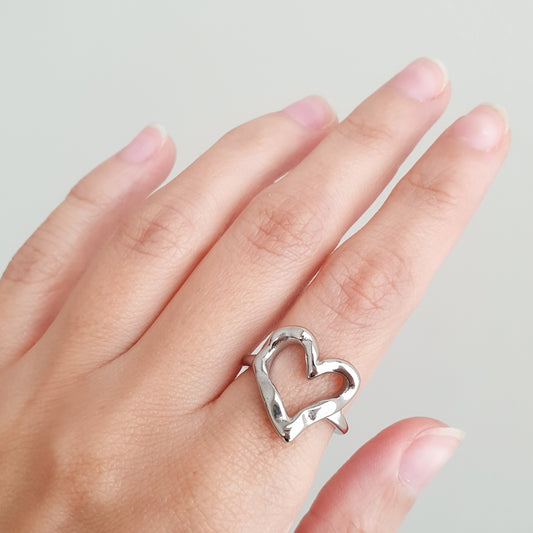 Anillo Corazón Escultural (plateado) tallas 6, 7 y 8